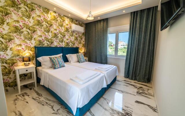 Thomas Villa Hersonissos - Private Pool - Sleeps 6