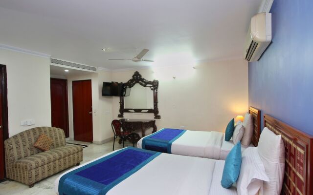 OYO 4452 Hotel Pigeon International