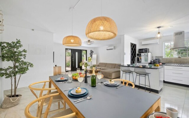 NEW 4br3ba Villa Near Eagle Beach w Private Pool