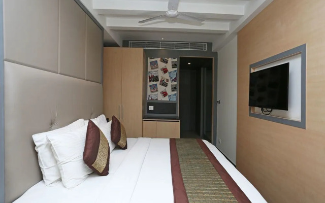 OYO 11325 Hotel Superb