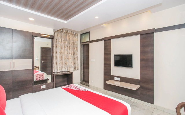 Capital O 15950 J K Residency