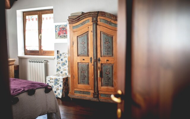 Casale Nasca In Pietra Immerso Nel Verde