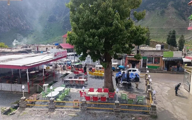 Saif Ul Malik Hotel & Restaurant