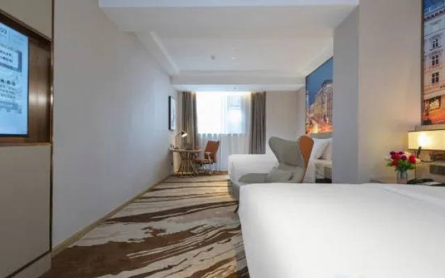 Vienna Hotel (Wuchang Jiangtan Xujiapeng Subway Station, Hubei University)