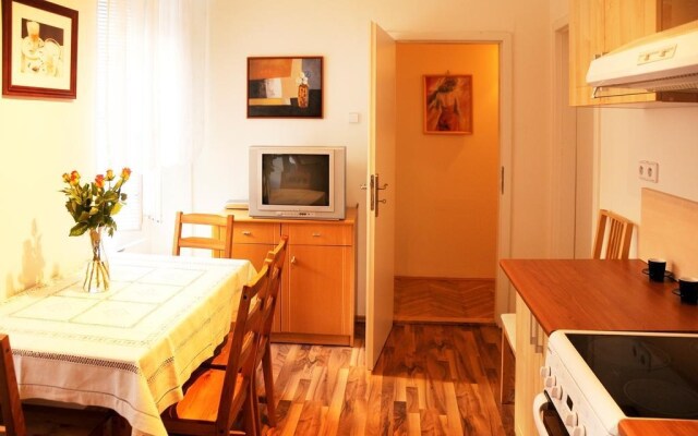 Apartment Romana