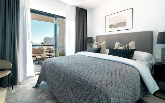 DJA- Modern 2 bedroom apartment close to beach