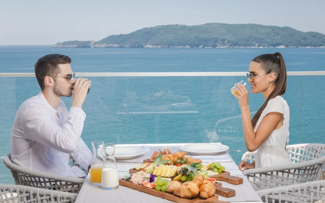 Boutique Hotel Shell