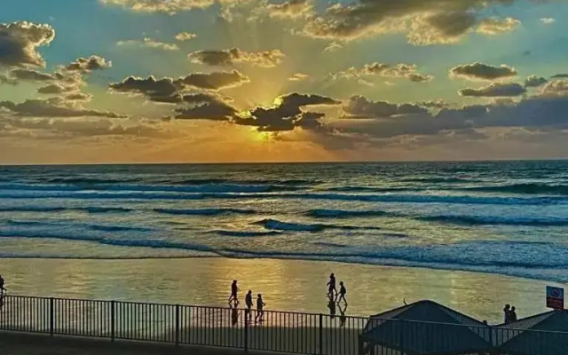 דירת סטודיו על הים בצפון תל אביב