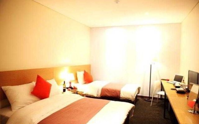 Stay 7 Centum Business
