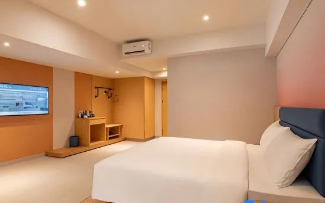 Model J Hotel BSD Carstensz – Guest Rooms – Legok