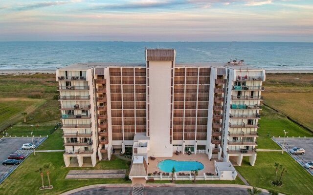 Islander East Miniums #216 2 Bedroom Condo