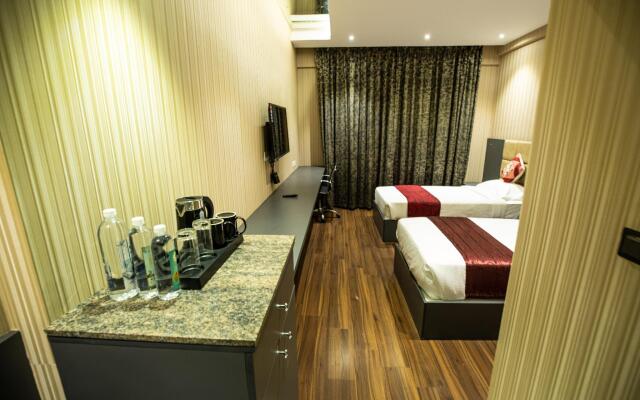 Palette - Grand Seasons (The Business Hotel)