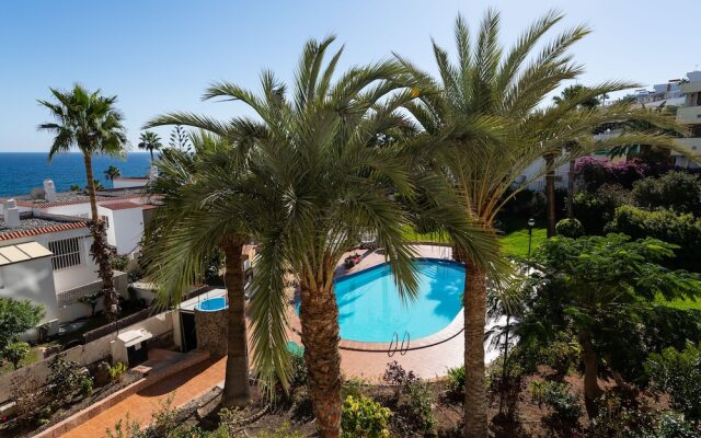 Apartamentos Aguila Beach