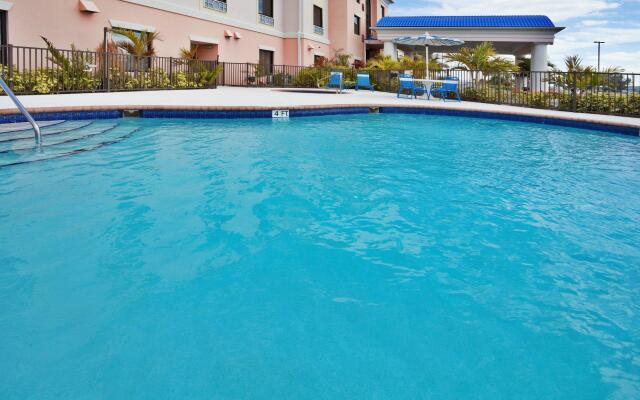 Holiday Inn Express Hotel & Suites Lake Okeechobee by IHG
