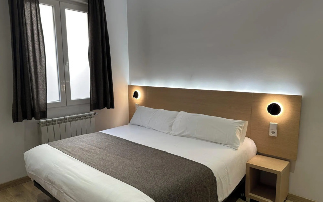 Hostal Sol Square Madrid - Image 5