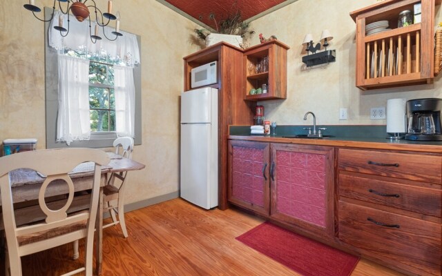 Chula Vista 1 Bedroom Cabin by RedAwning