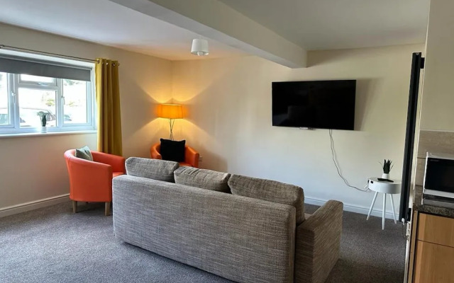 Lovely 2-bed Apartment in Stroud