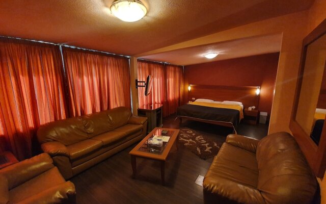 Green Hill Hotel