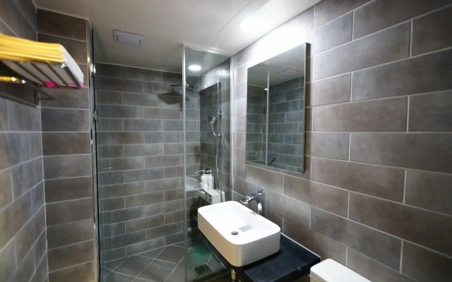 Hwangsil Tourist Hotel