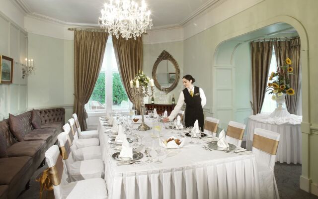 Newpark Hotel