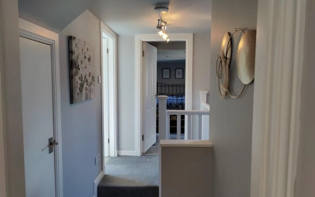 NEW Fabulous 2BD Maisonette Dunfermline, Fife
