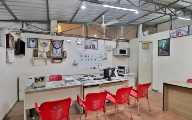 Spot On 45289 Shanthiniketan Homes