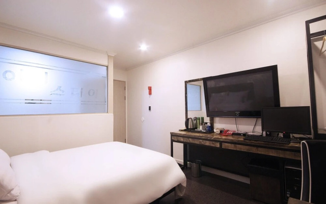 Gunsan Hotel Stay