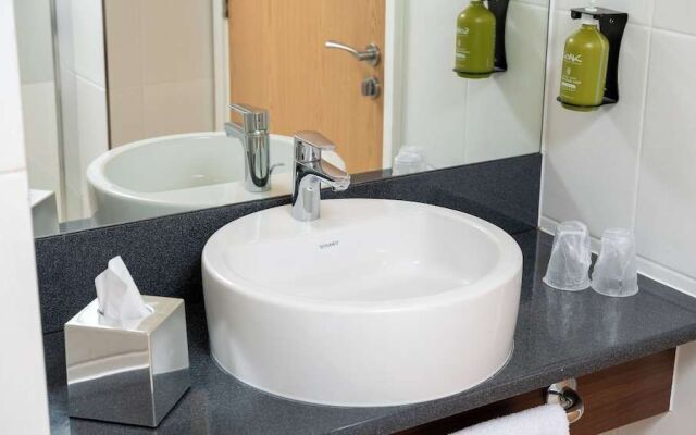 Holiday Inn Express Leigh - Sports Village
