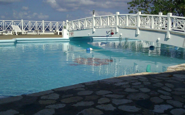 Hibiscus Lodge
