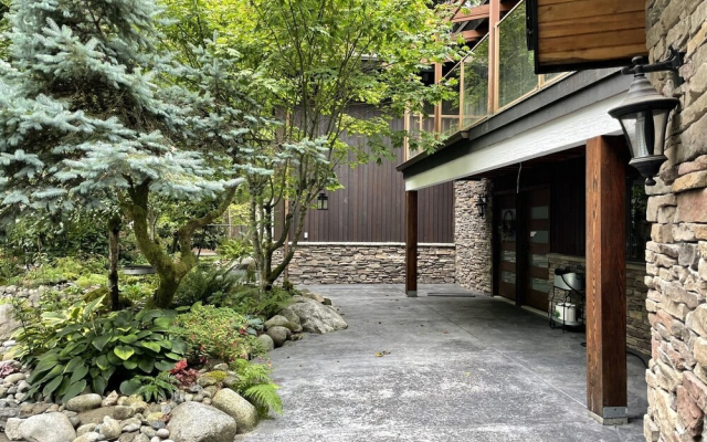 Luxury Forest Retreat