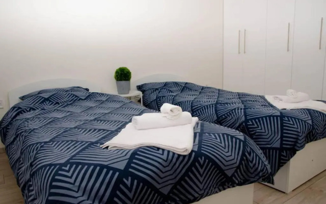 Super luxurious & spacious designer apartment.