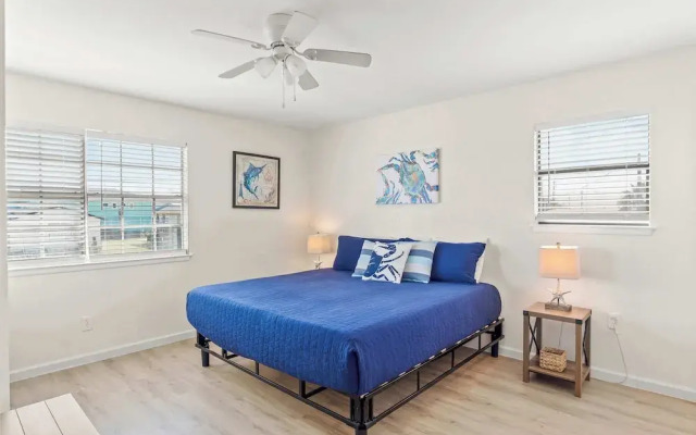 Tranquil Turquoise: Pet Friendly