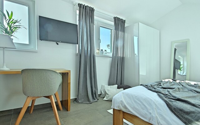 Modern Seaside Home With Swimming Pool in Vodnjan