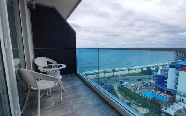 Leo Group Apartment 13-270 Sunrise Batumi