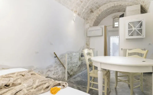 White Studio with Jacuzzi