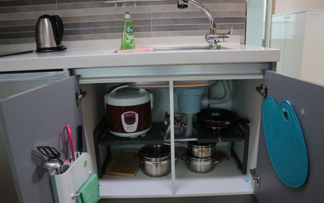 Blue Island Guesthouse - Hostel