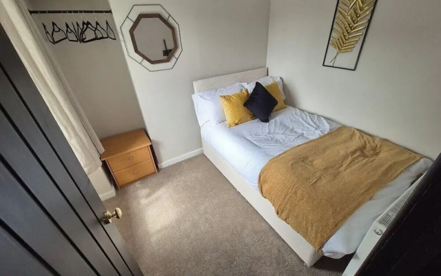 4 Bedroom House Near Swansea Marina & City Centre