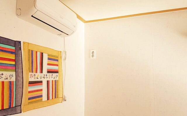 Pretty Hanok House