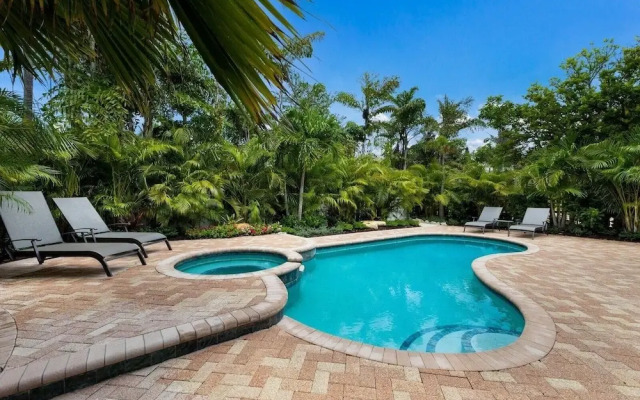 Bean Point Bliss 3 Bedroom Home by RedAwning
