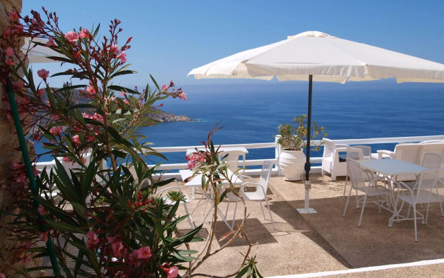 Petradi Hotel