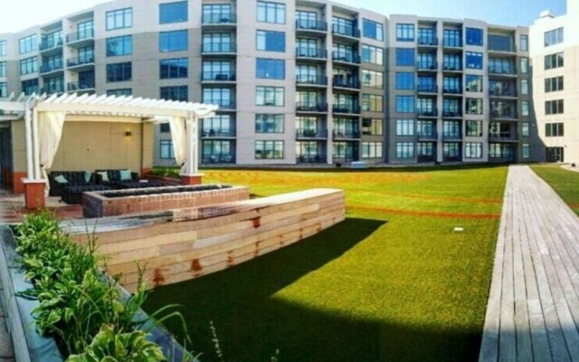 Apartments At 1055 Old River Road