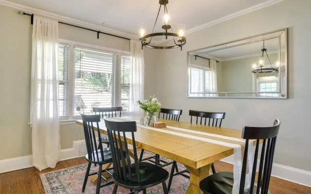 Fayetteville Vacation Rental - 1 Mi to Downtown!