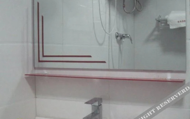 Zhenyuan Sunny Hotel