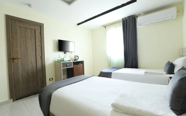 Brothers Pyramids View