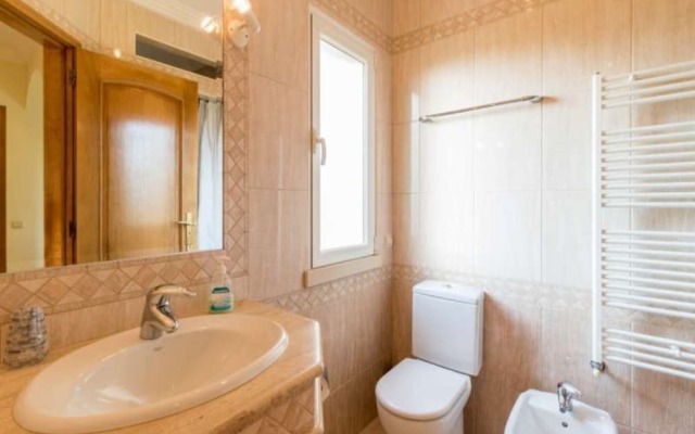 Villa - 4 Bedrooms with Pool and WiFi - 102546