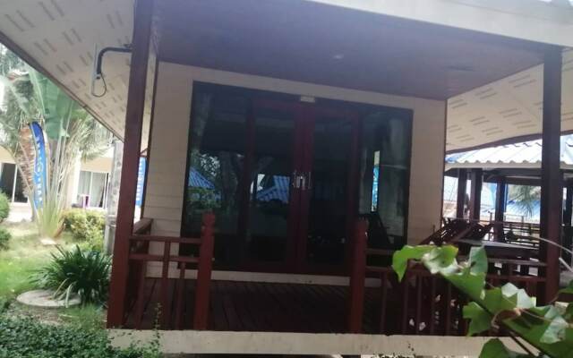 Pranee Bungalow