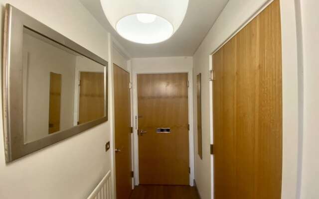 Spacious Flat in Birmingham City - Free Parking