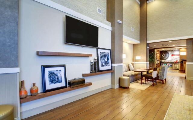 Hampton Inn & Suites Milwaukee West