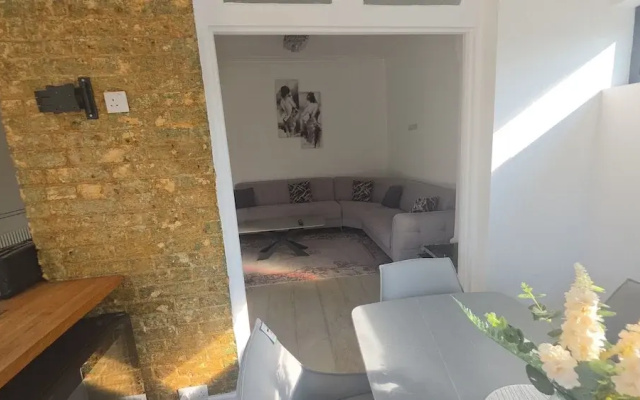 Justin Superb Luxury Stay