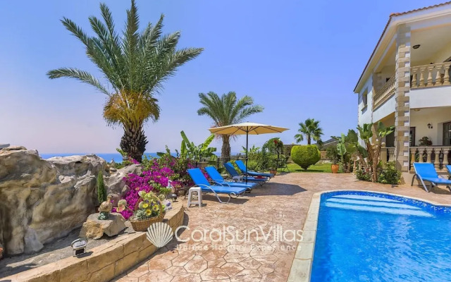 Away-from-it-all, Exceptional Sea Views Sleeps 10